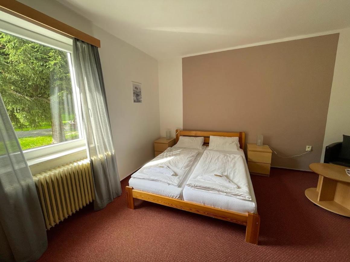 Hotel Rohanov Lhota nad Rohanovem Exteriör bild