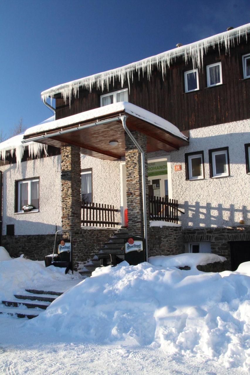 Hotel Rohanov Lhota nad Rohanovem Exteriör bild