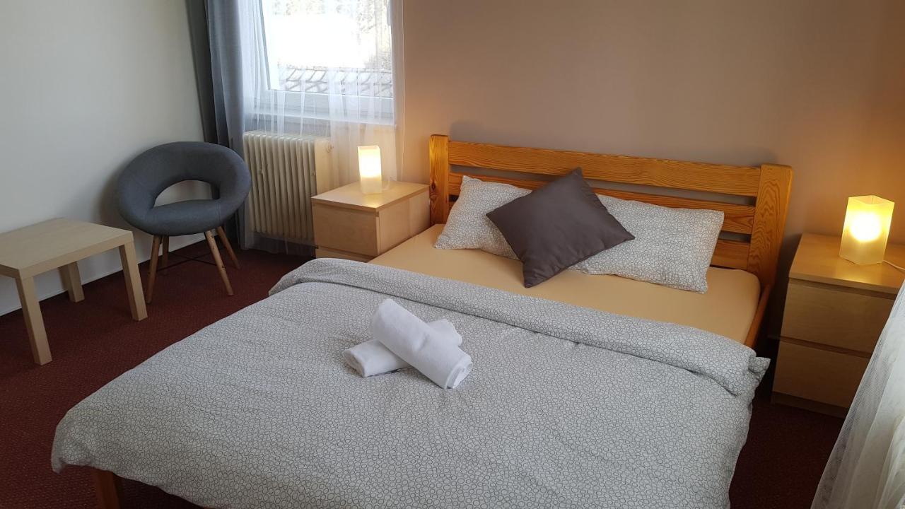 Hotel Rohanov Lhota nad Rohanovem Exteriör bild