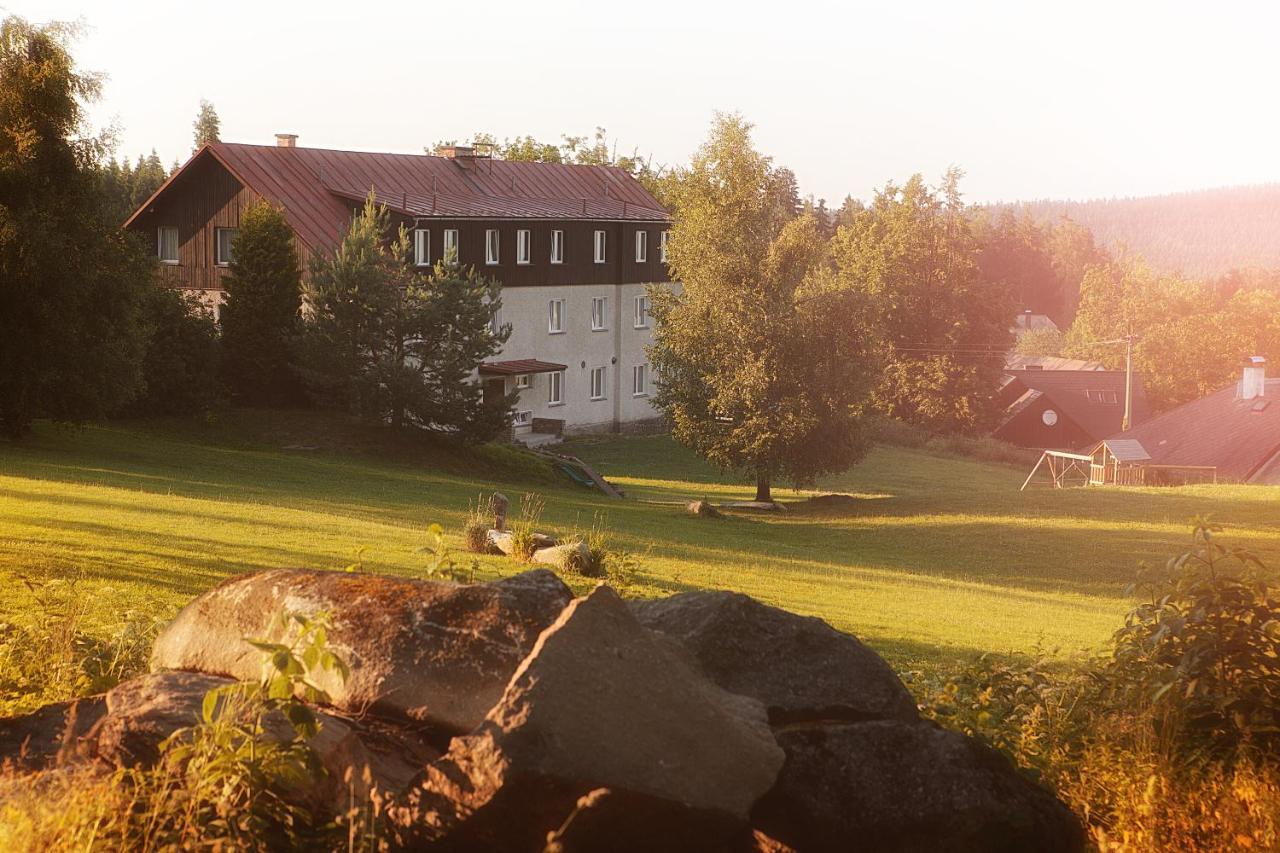 Hotel Rohanov Lhota nad Rohanovem Exteriör bild