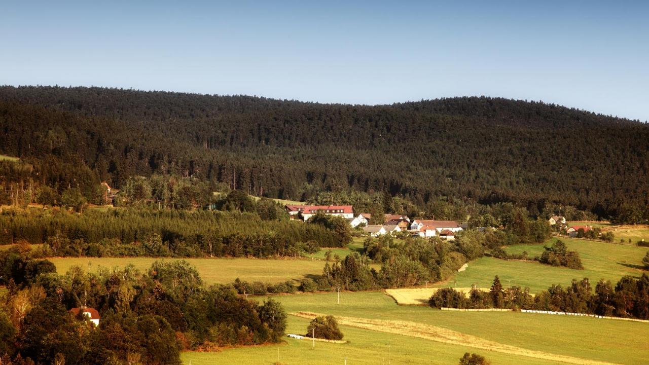 Hotel Rohanov Lhota nad Rohanovem Exteriör bild